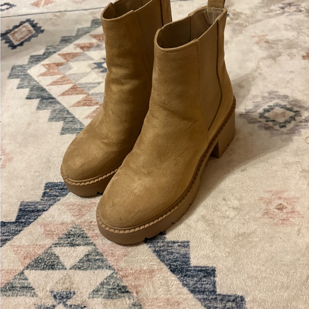 Steve Madden Tan Ankle Boots